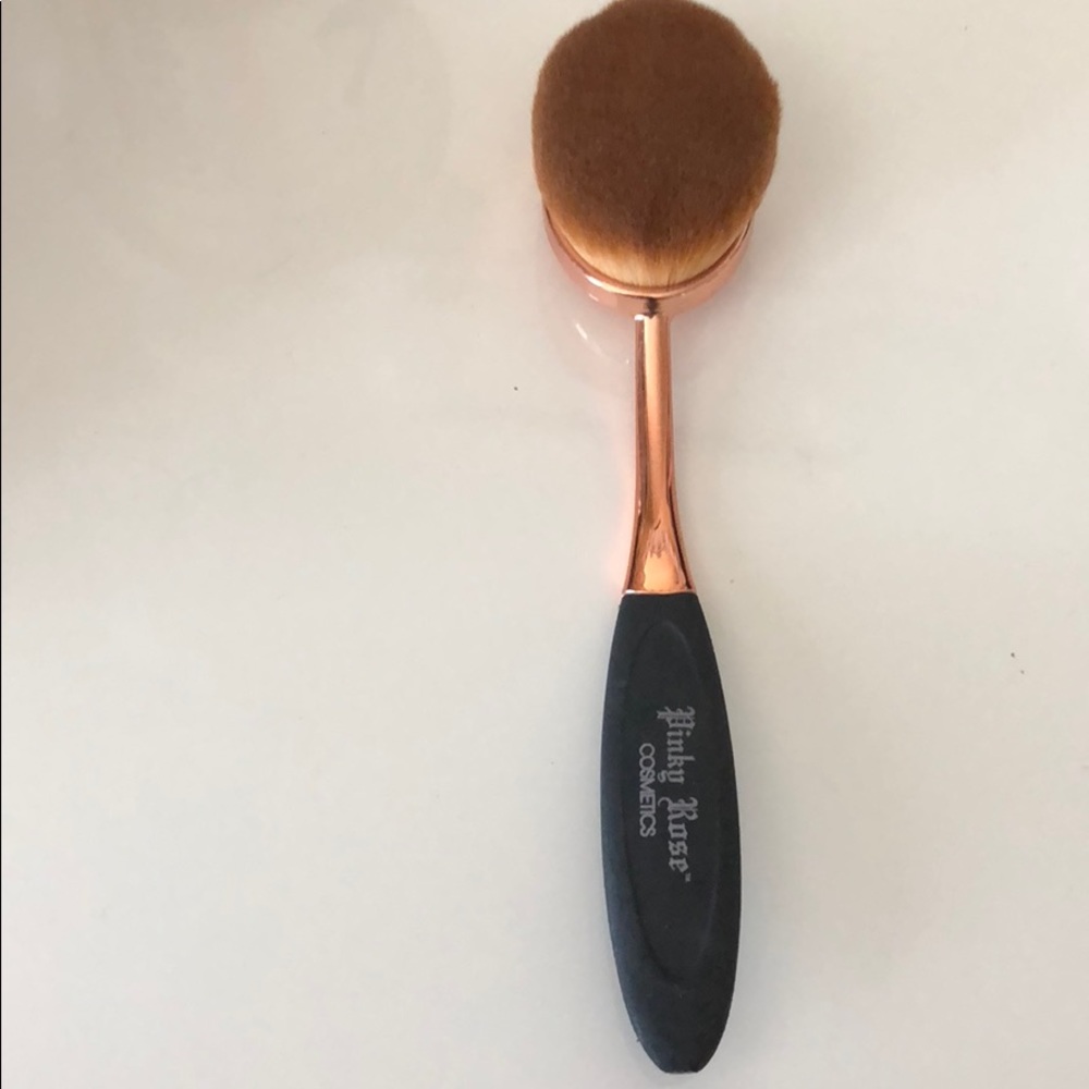 Pinky Rose brush